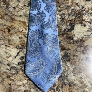Elegant Paisley Men's Tie in Blue